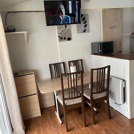 Mobil-Home 4/6 Personnes , Terrasse Couverte ,Piscine Chauffee . Biville-sur-Mer Ngoại thất bức ảnh