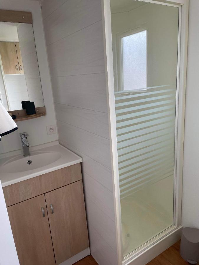 Mobil-Home 4/6 Personnes , Terrasse Couverte ,Piscine Chauffee . Biville-sur-Mer Ngoại thất bức ảnh