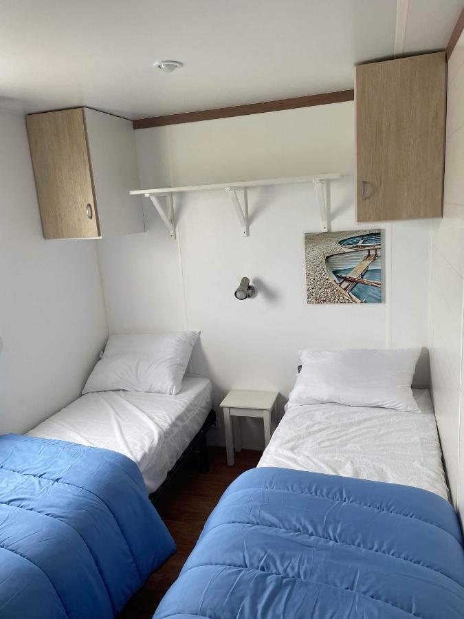 Mobil-Home 4/6 Personnes , Terrasse Couverte ,Piscine Chauffee . Biville-sur-Mer Ngoại thất bức ảnh
